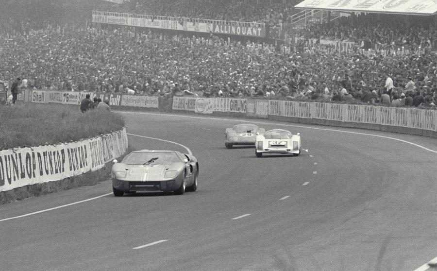  Ford GT40 (Mk II) 1965 года  (фото 8 из 118)
